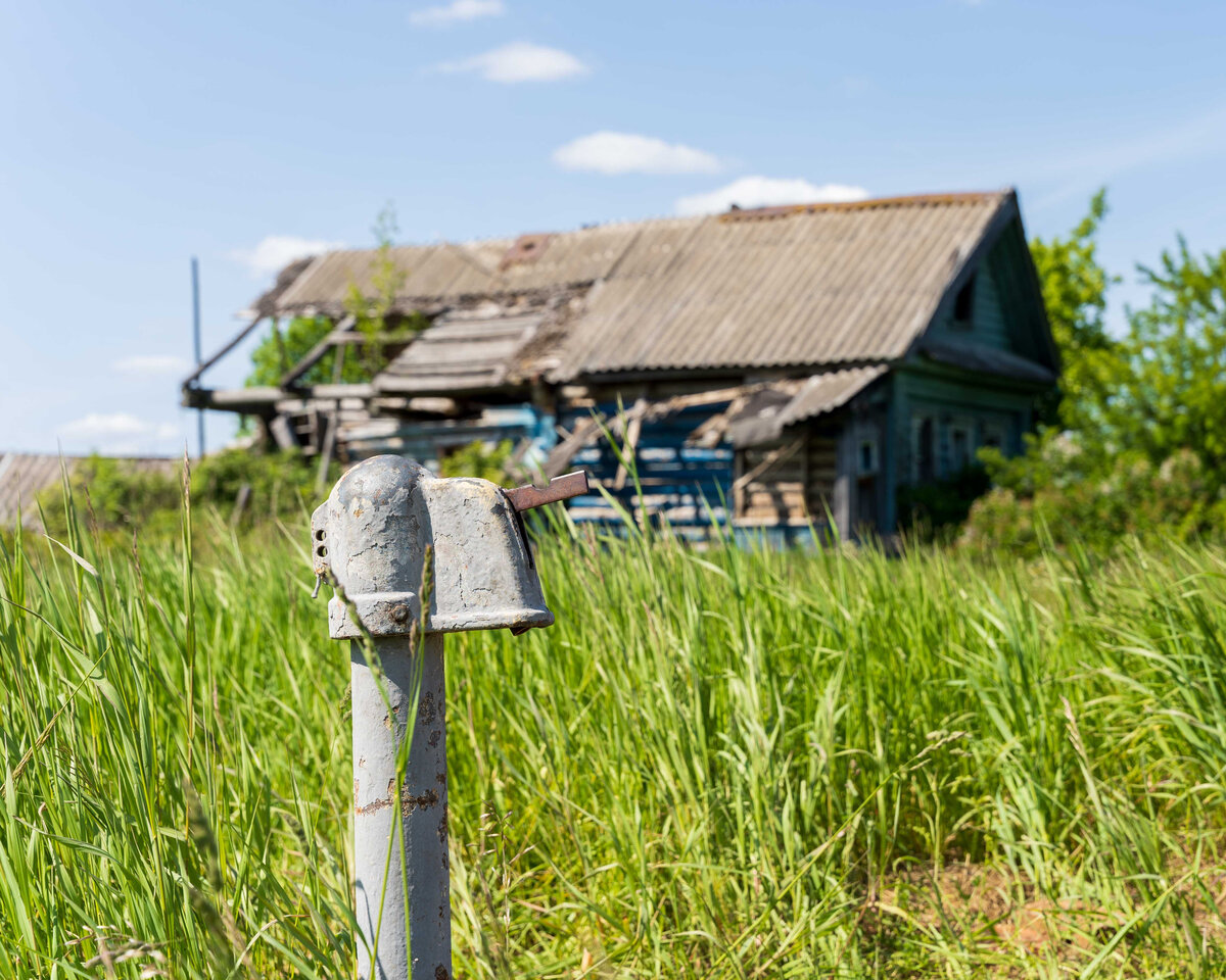 Дом в одной из деревень Тверской области.