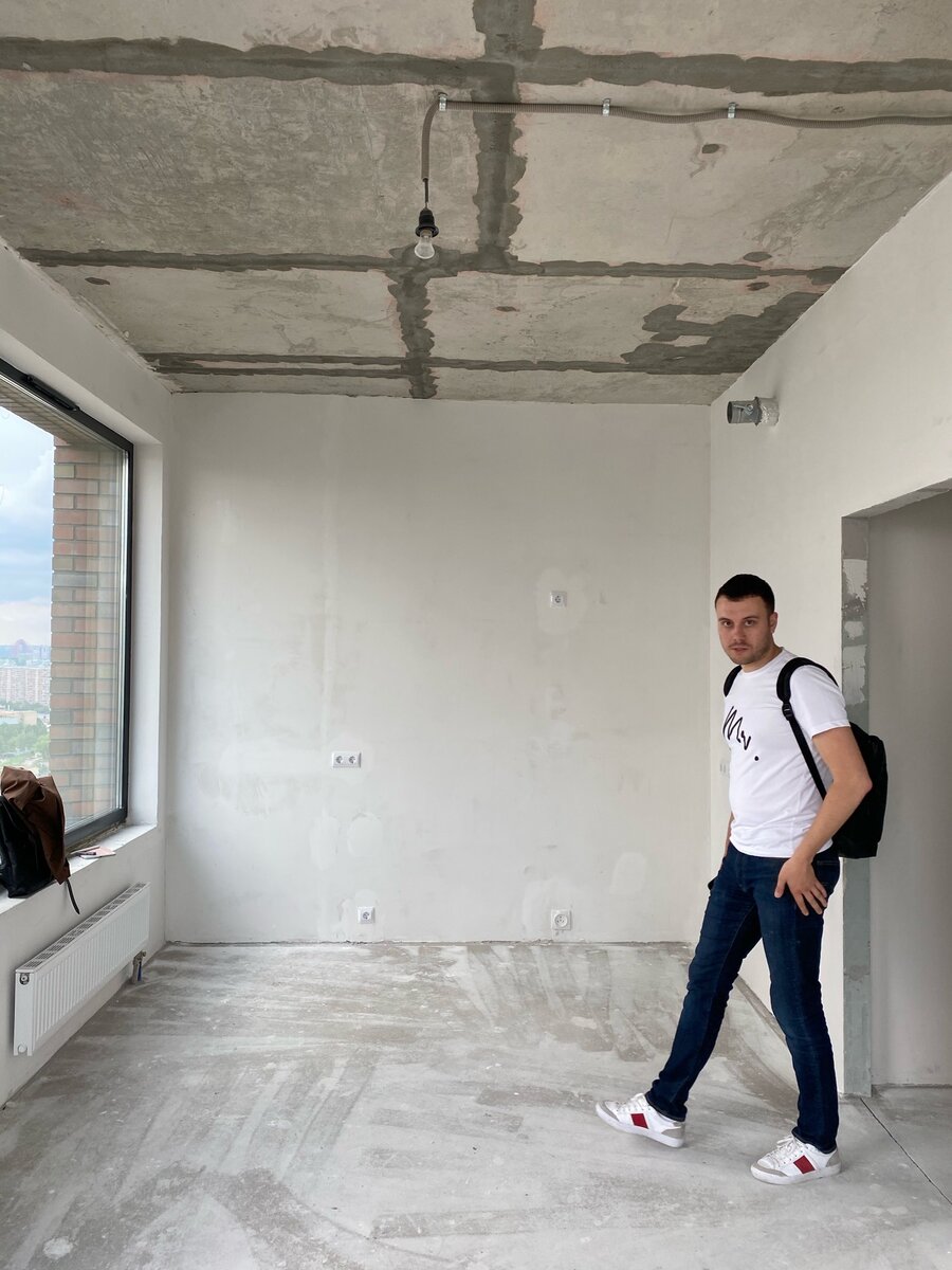 А это Марк Годына, руководитель "WOHOM"... ЖК "Береговой"