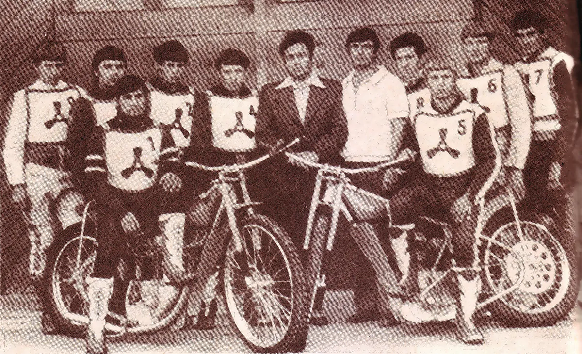 ◙ Состав «Турбины» с Сергеем Денисовым в чемпионский период в 70-е годы 20-го века 

