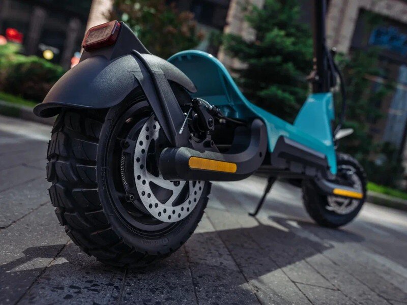    Новые самокаты Accesstyle в России: полноприводный Monster 50S и алюминиевый Typhoon 30S