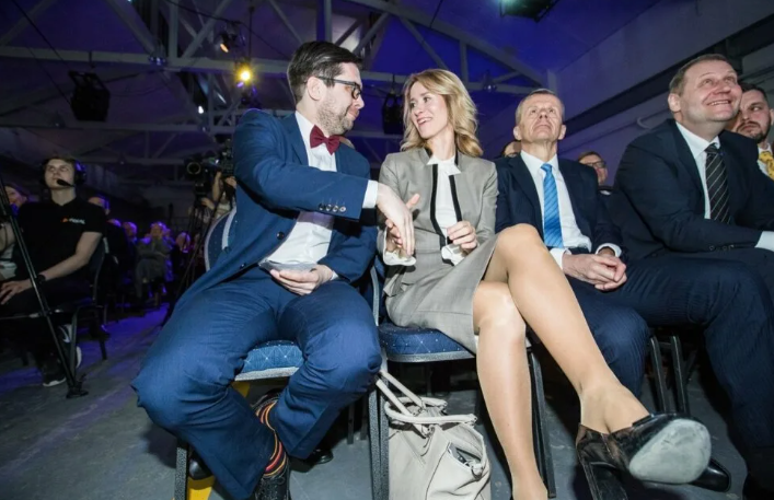 Кая Каллас в день выборов (фото с сайта neogeofans.com)