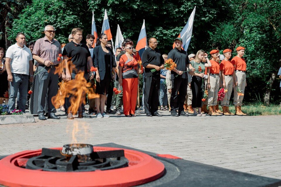 Рисунок вечного огня в донецке