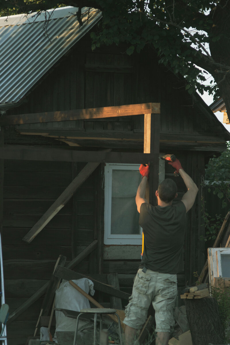 Кусочек бардака и муж-трудяга