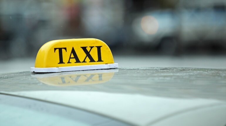    Такси на улицах Петербурга. Фото: Baltphoto / Дарья Иванова