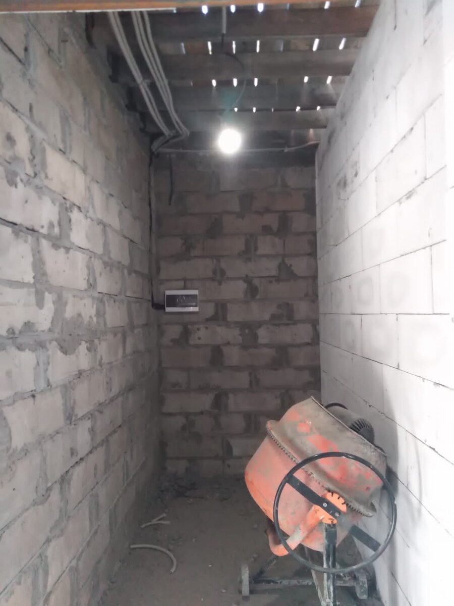 пока в гардеробной только смеситель 