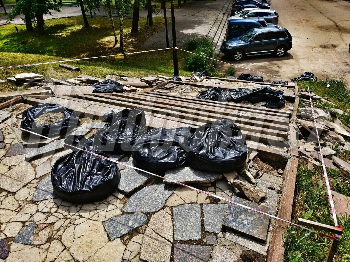    Облагораживание лестницы возле сквера Твардовского и Теркина