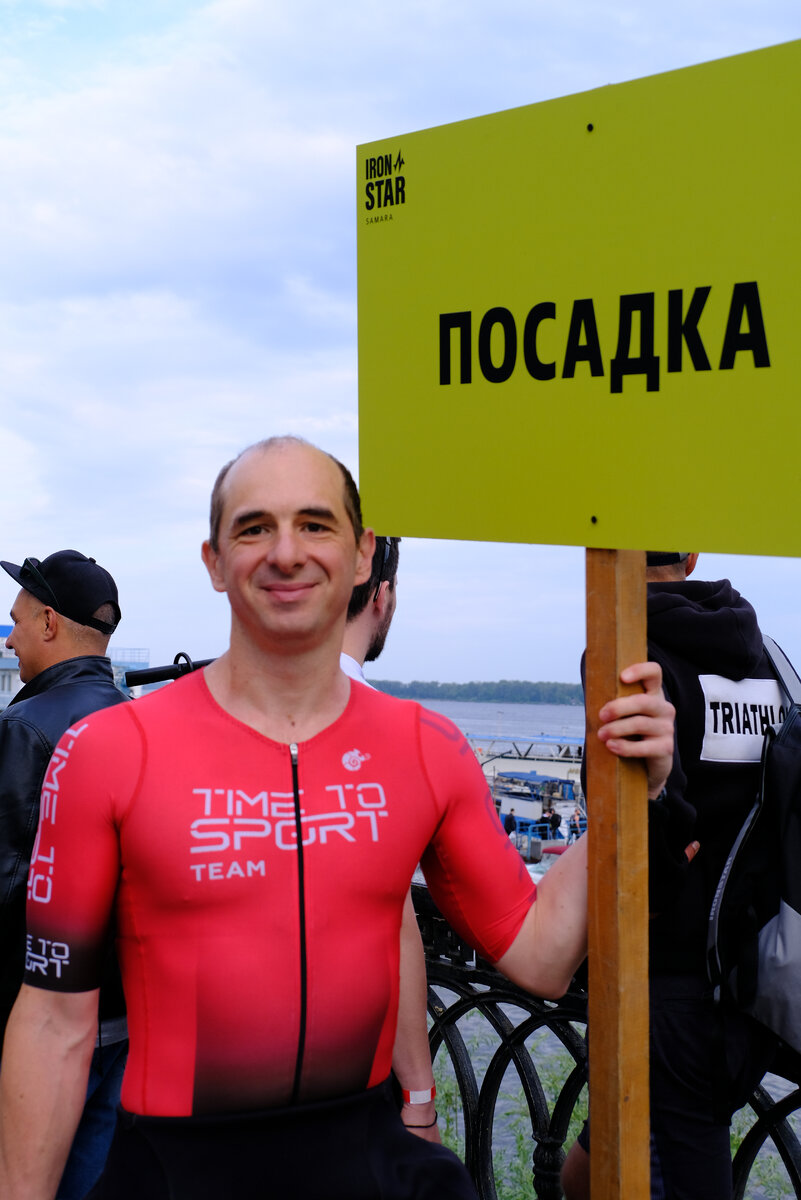 Посадка на кораблик до баржи