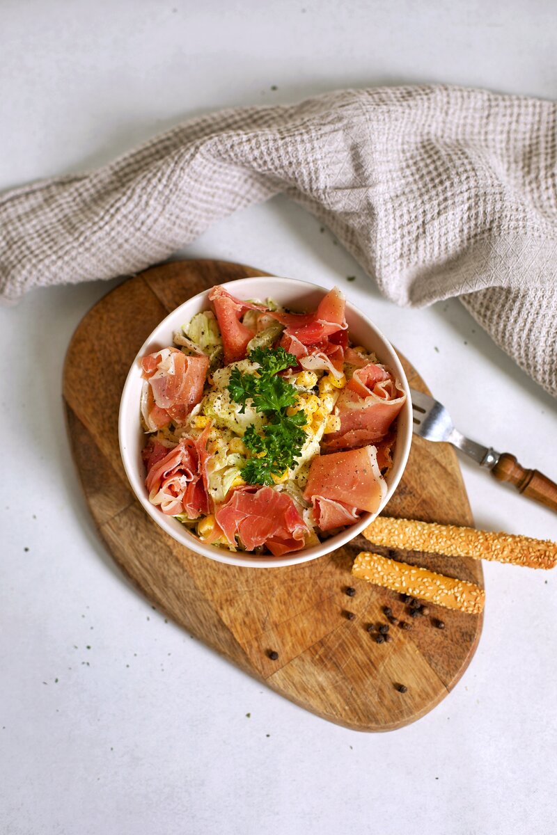 Легкий салат с ветчиной и кукурузой 🌽 | 6 Соток | Дзен