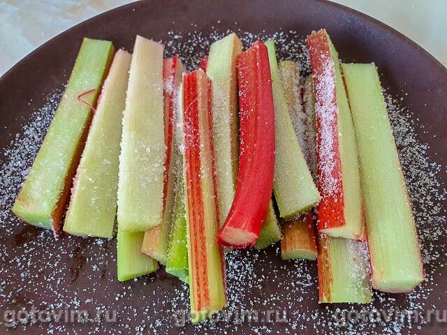Если вам по вкусу лимоны и зеленые яблоки, то ревень вам придется по вкусу