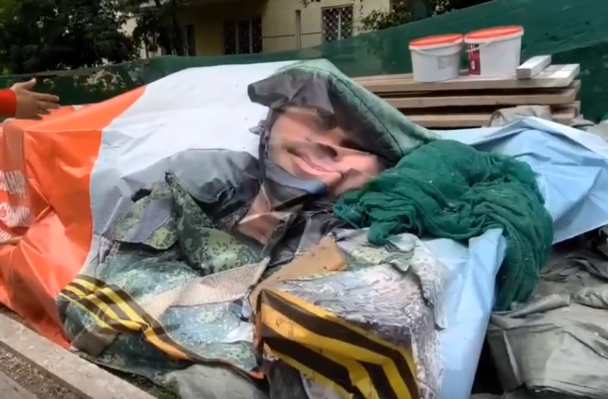    В Новосибирске подрядчик извинился за выброшенный баннер с героем СВО