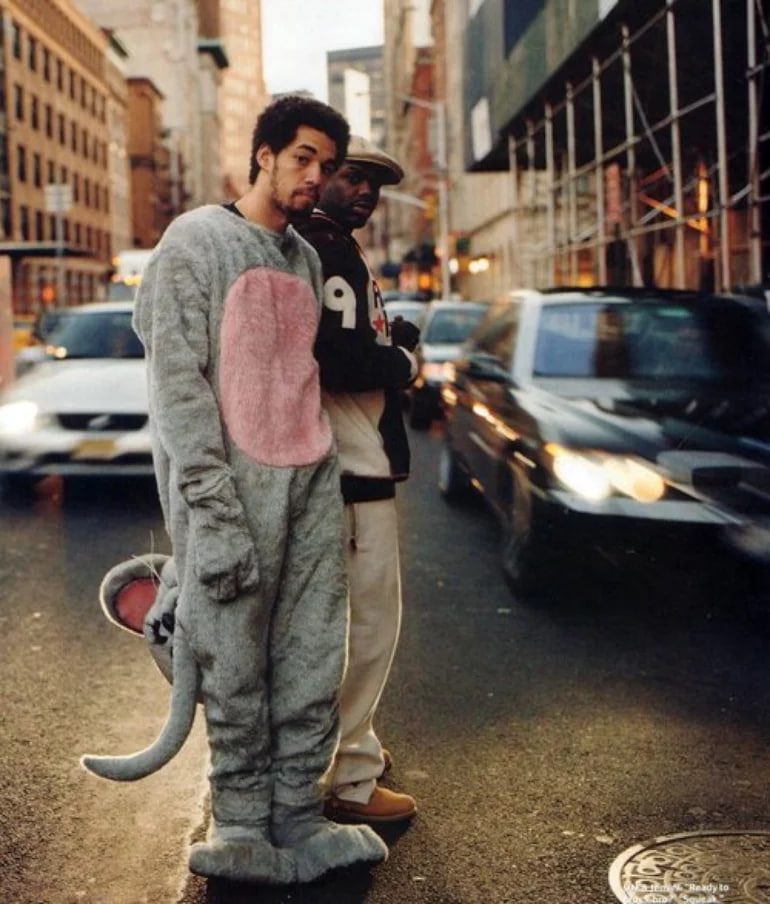 Danger Mouse в костюме мыши