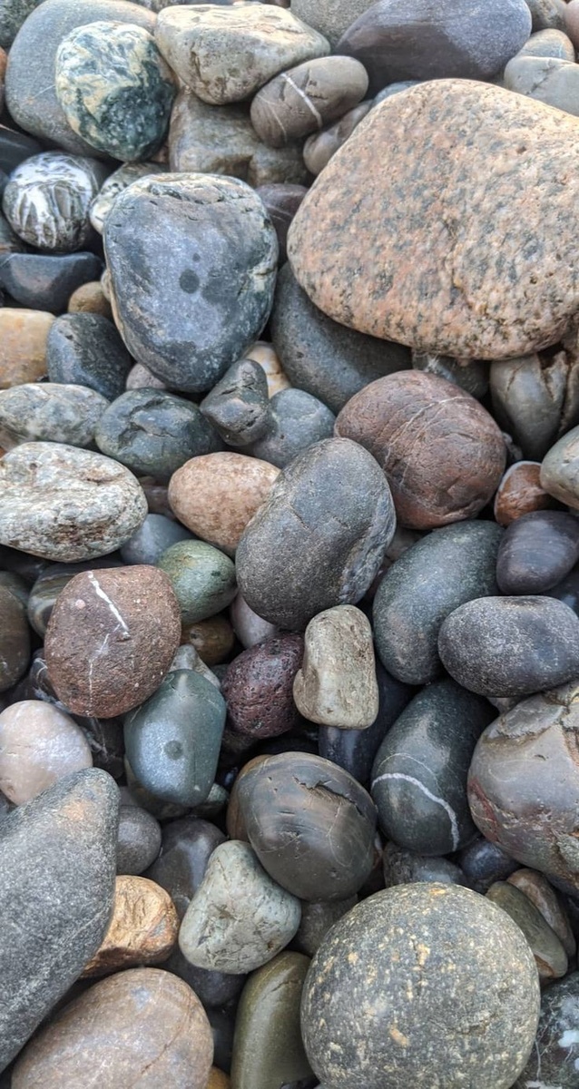 Камни,но каждый здесь увидит свой