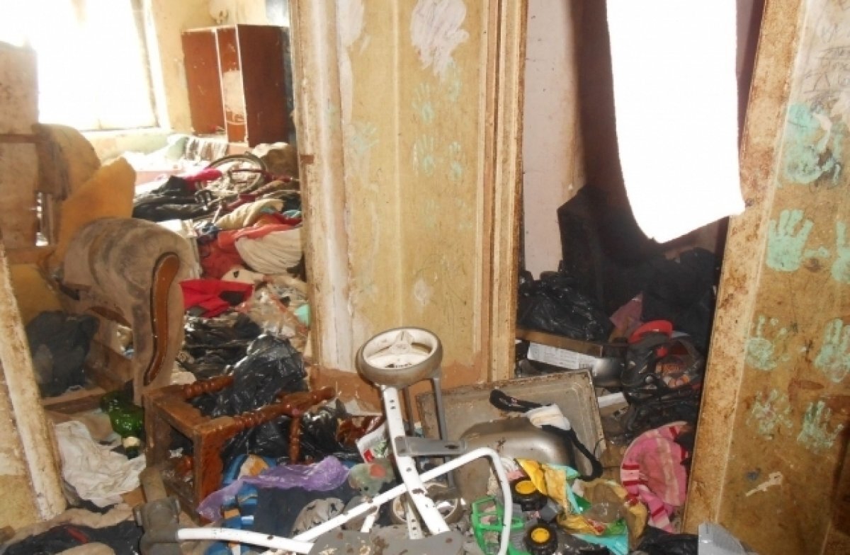    В Коврове семеро детей живут в условиях антисанитарии, без туалета и ванной