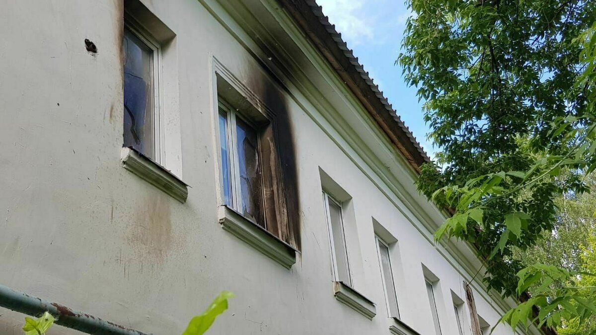     Ранее 11 лет колонии строгого режима за теракт и госизмену получил пермяк Михаил Соколов. Силовики выявили их связь с ВСУ.