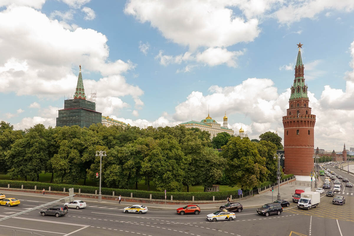 Прогулка по Москве. Запрещенная площадь, князь-призрак и потрясающие виды |  Самый главный путешественник | Дзен