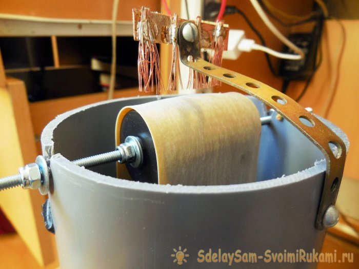 Как сделать Генератор Ван де Граафа из ПВХ трубы