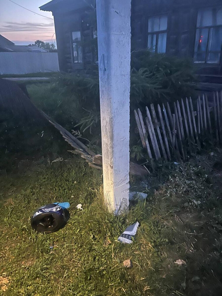    Курганские подростки разбились на скутере в Петуховском округе. Один из них погиб