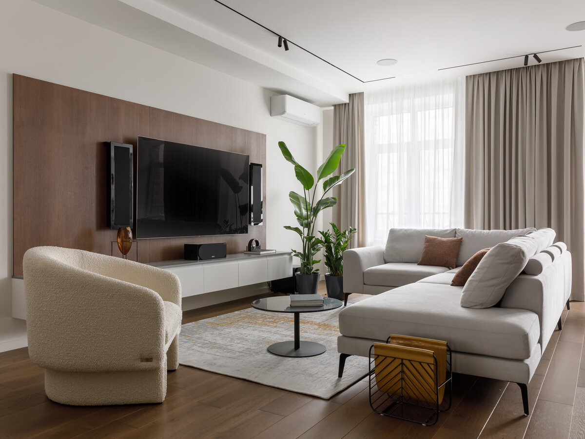 Гостиная в квартире по дизайну Мадины Богатырёвой, студия Mad About Interiors, Санкт-Петербург.