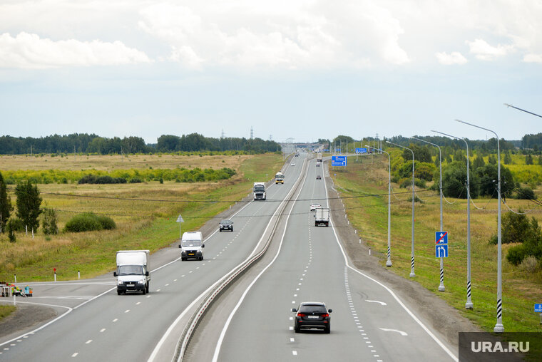    Фуры не смогут передвигаться по трассам в дневное время