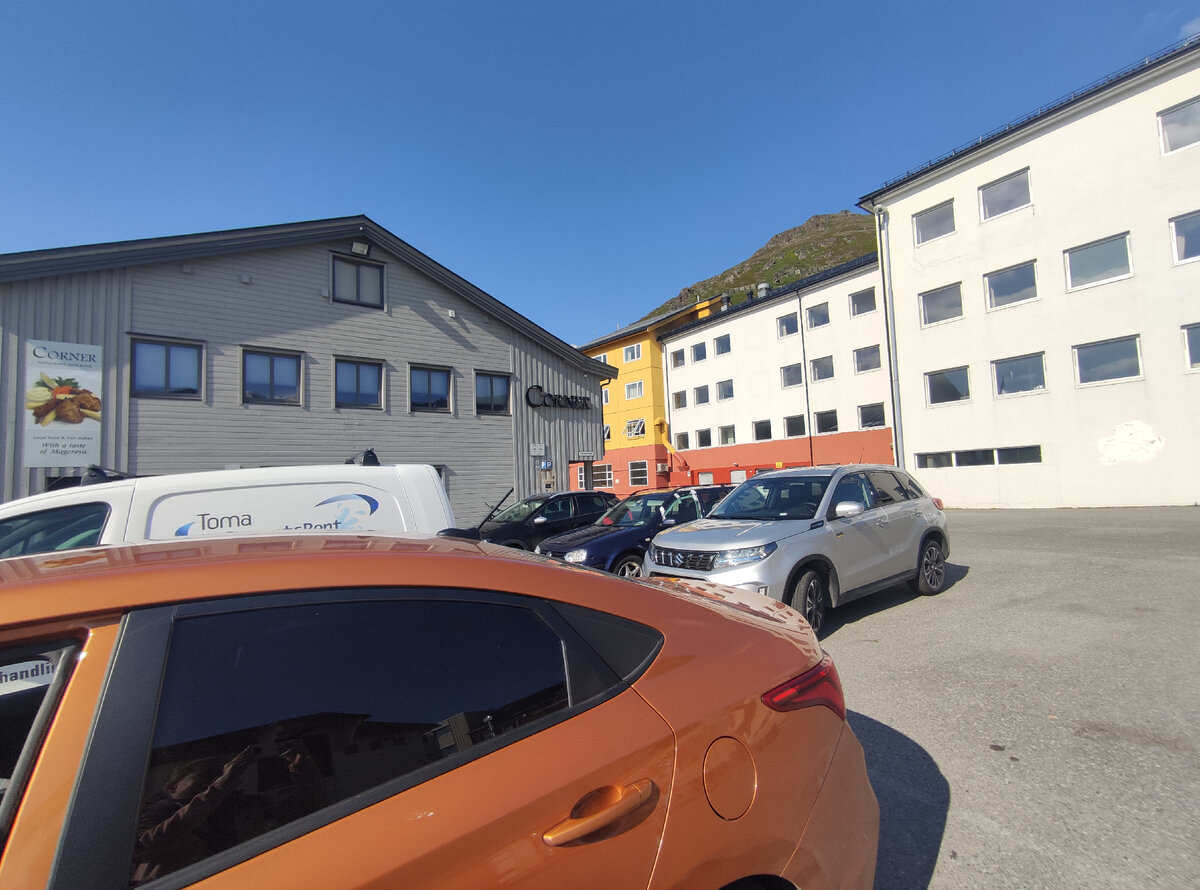 На парковке в Норвегии. 