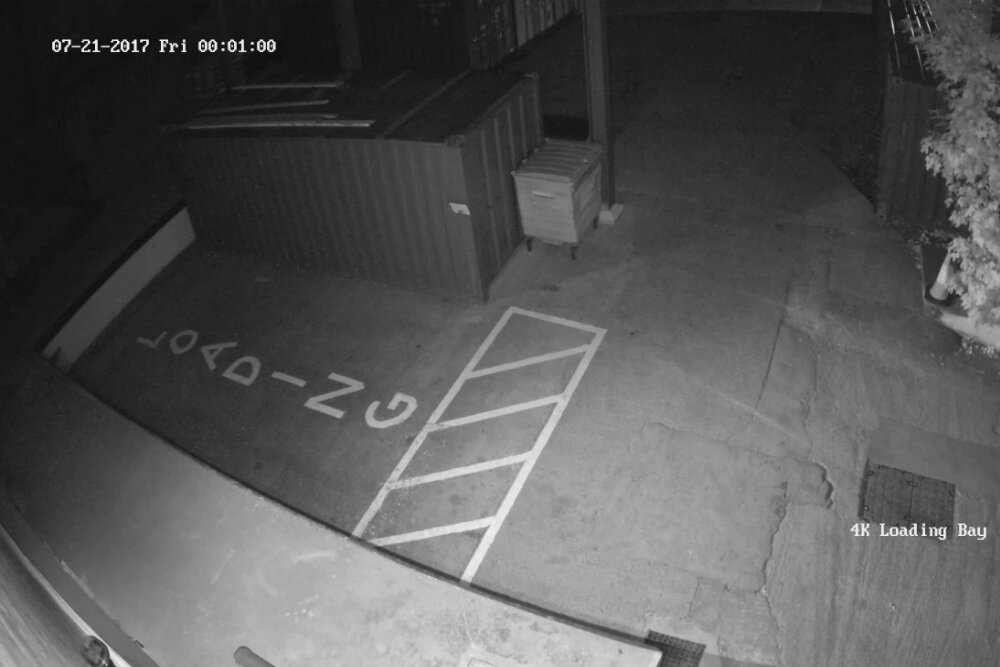 Изображение с видеокамеры ночью.