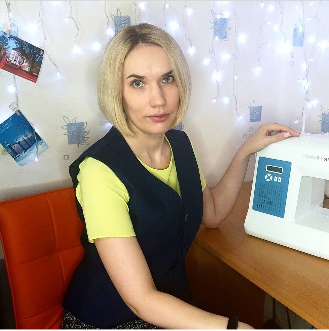 Фото автора канала. Жилетка сшита по одной из готовых выкроек