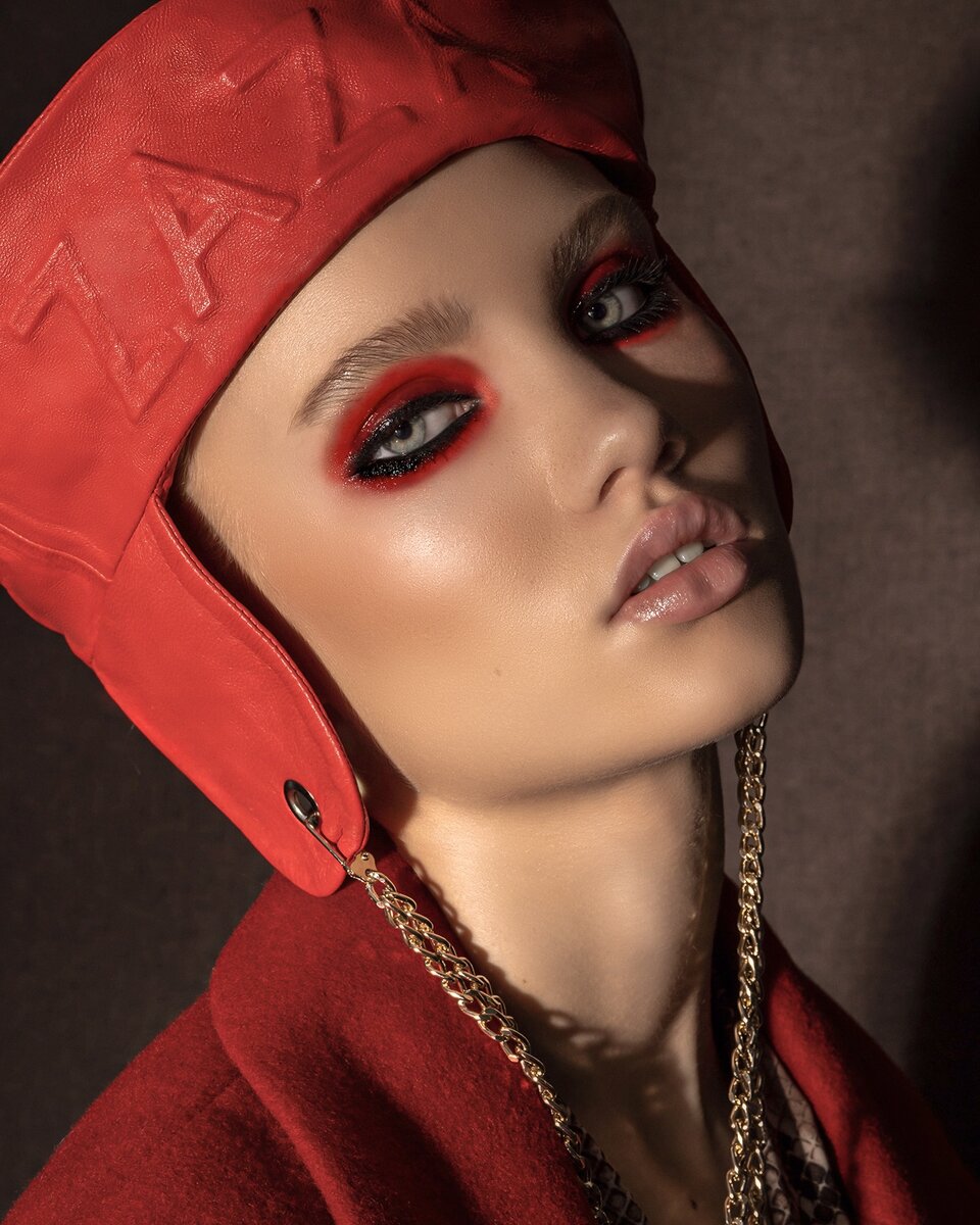 Взят исходник в формате RAW на просторах интернета. Оретуширован мной