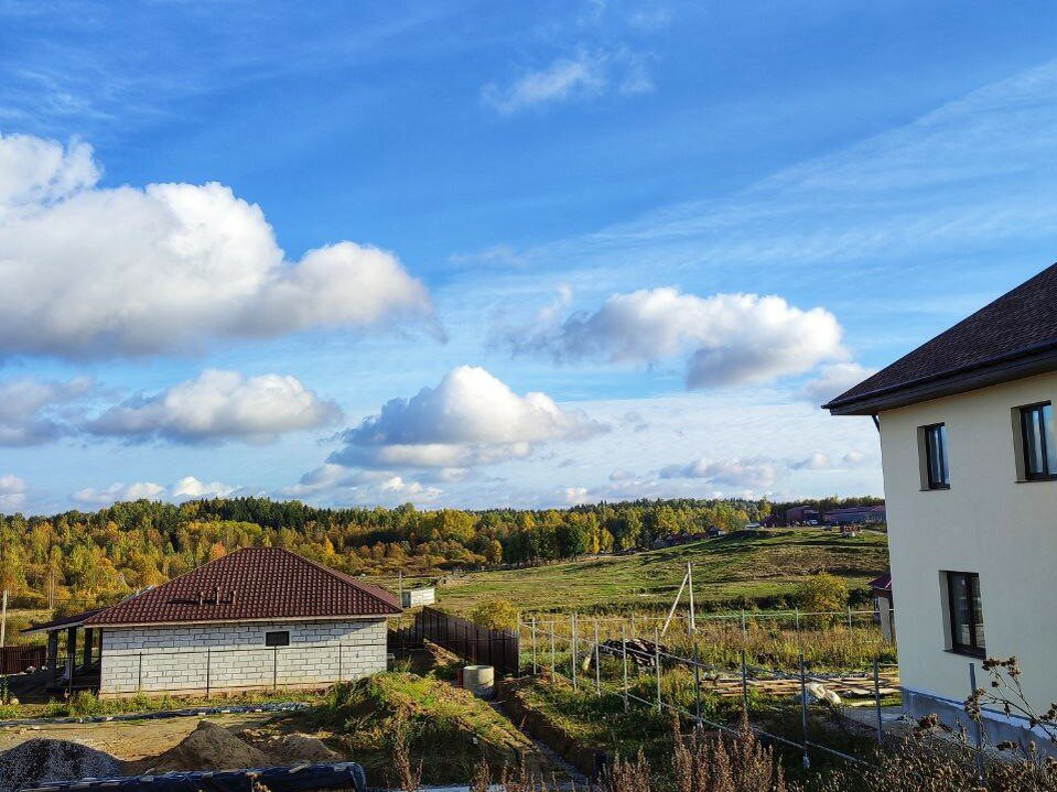 Один из критериев - это близость леса и красивый вид с участка