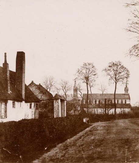 Такой ландшафт окружал (но вдохновлял ли?) Огюста Жозефа Мьелле 