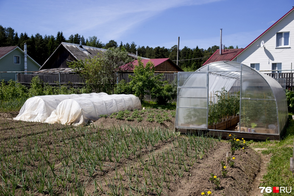 Давайте рассмотрим вариант наличия у вас загородного домика. 