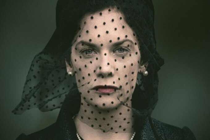 Кадр из сериала "Миссис Уилсон"