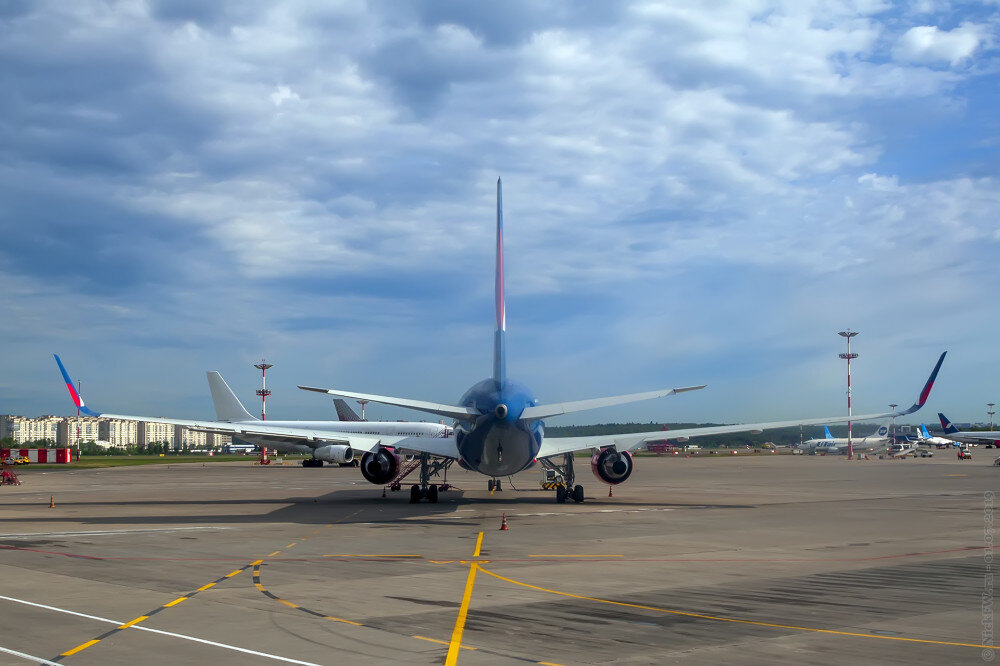 1. Boeing 767-300ER, Бортовой №VQ-BEO © NickFW.ru — 01.07.2019г.