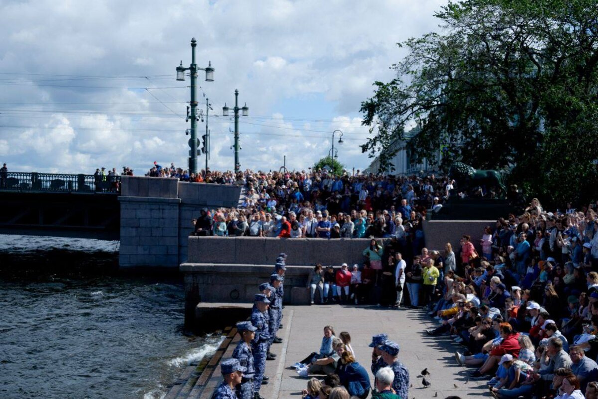 Фото с парада в питере