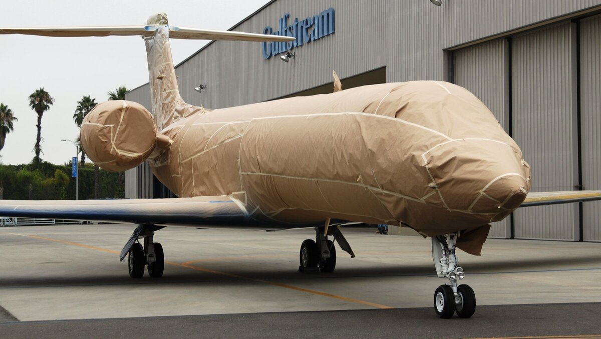     В Ростове с закрытого аэропорта Платов вылетели два самолета, тем временем Роспотребнадзор просит снять ограничение на купание в местных водоемах, а в Шахтах опросили похитителя 6-летней девочки.