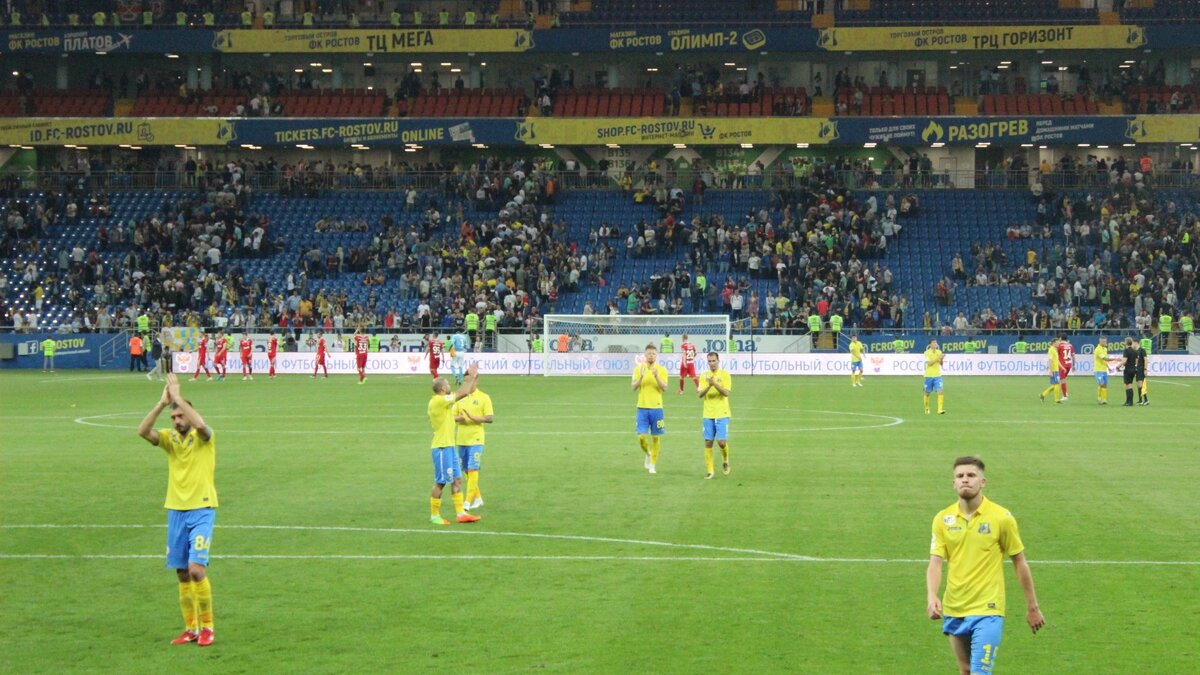     Из-за санкций ФИФА футбольный клуб «Ростов» больше не может регистрировать новых игроков, пишут спортивные медиа.