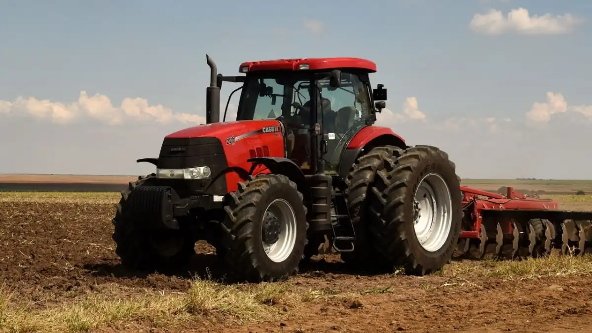 Фото: ООО «Агро-Нова» Трактор CASE IH PUMA в работе