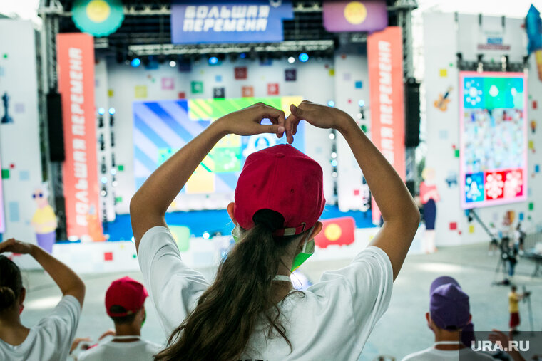    Призом стала поездка в формате туристического поезда-отеля по разным городам страны