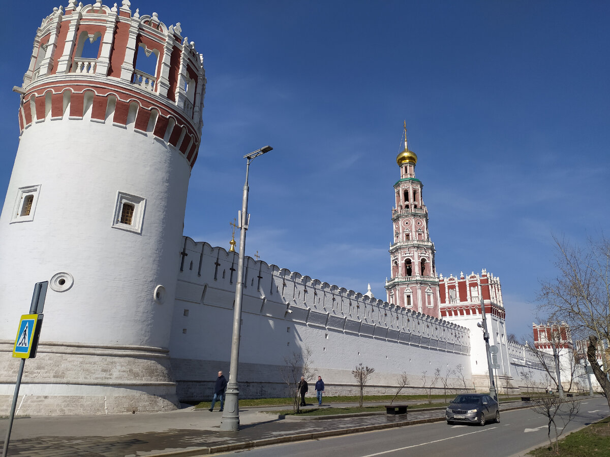 Новодевичий монастырь (фото автора) листайте далее