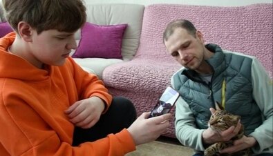 Арсений и сосед с котовой потеряшкой бенгалом Марсиком