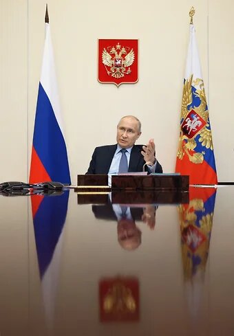 Владимир Путин рассуждает о пионерии 
Фото: пресс-служба президента РФ