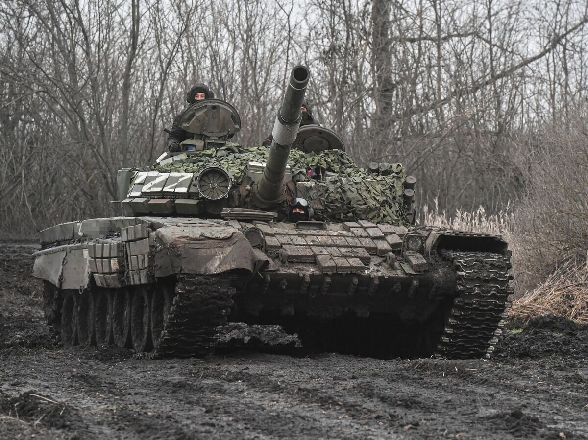    Боевая работа танка Т-72 в южном секторе в ходе специальной военной операции© РИА Новости