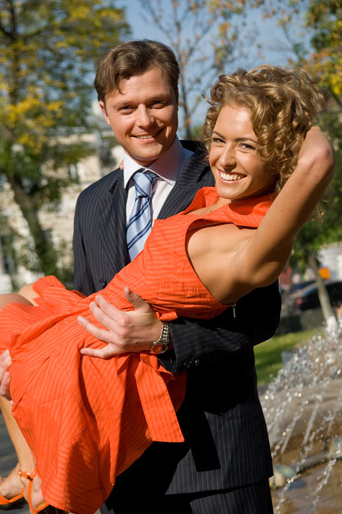 Илья Носков и Марина Петренко в сериале "Женские мечты о дальних странах" 