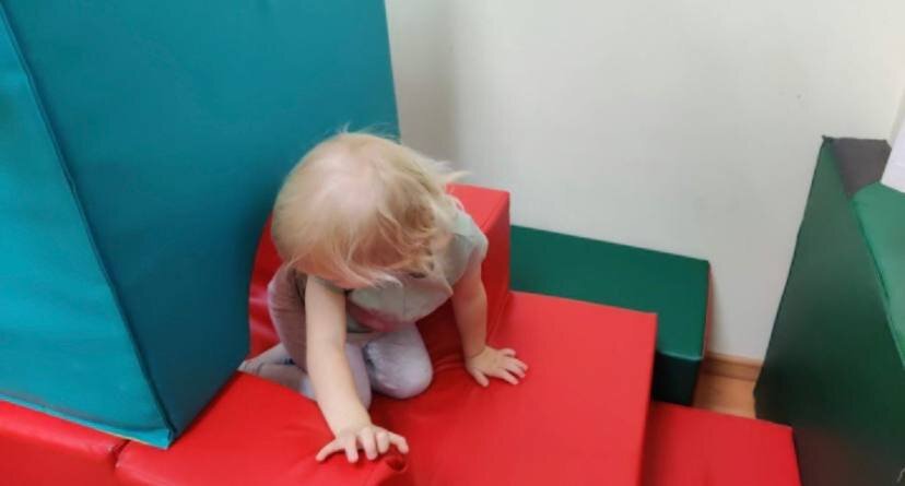 Блок физического развития в рамках комплексного развивающего занятия с малышами от 1 года