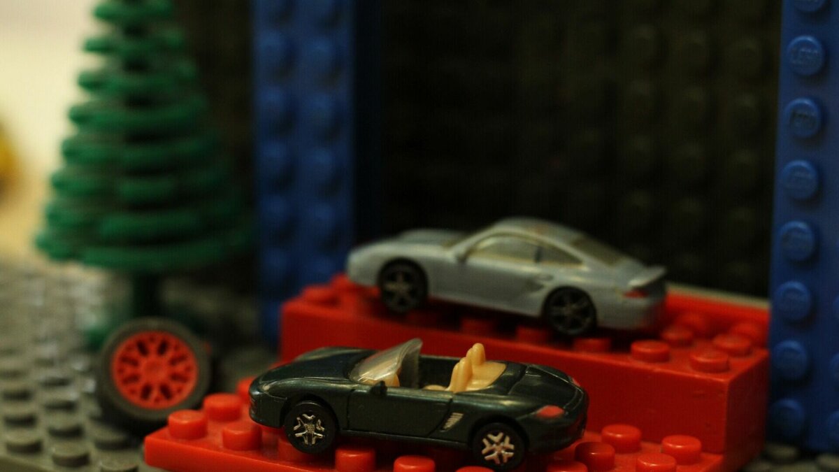     Владельцы дорогих авто обязаны платить налоги с повышающим коэффициентом.