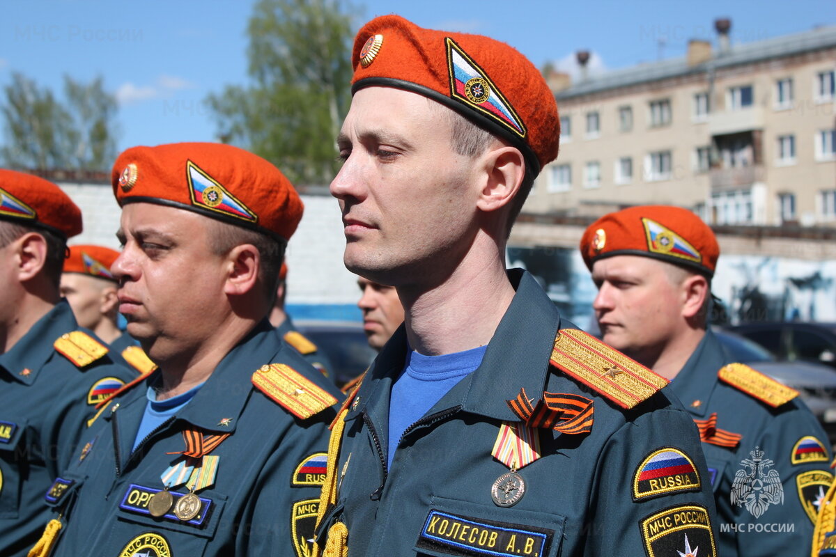Георгиевская ленточка - символ Победы и негласный атрибут великого праздника. Для миллионов людей не только в России, но и за рубежом, она стала знаком незабвенности подвига советского народа в Великой Отечественной войне, связи поколений и воинской славы.