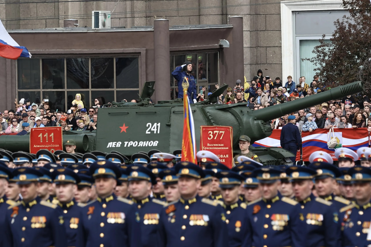 Фото с парада победы челябинск