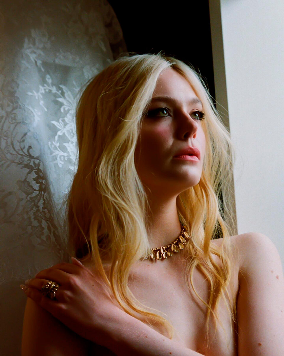    Эль Фаннинг стала лицом Cartier для коллекции Grain de Café