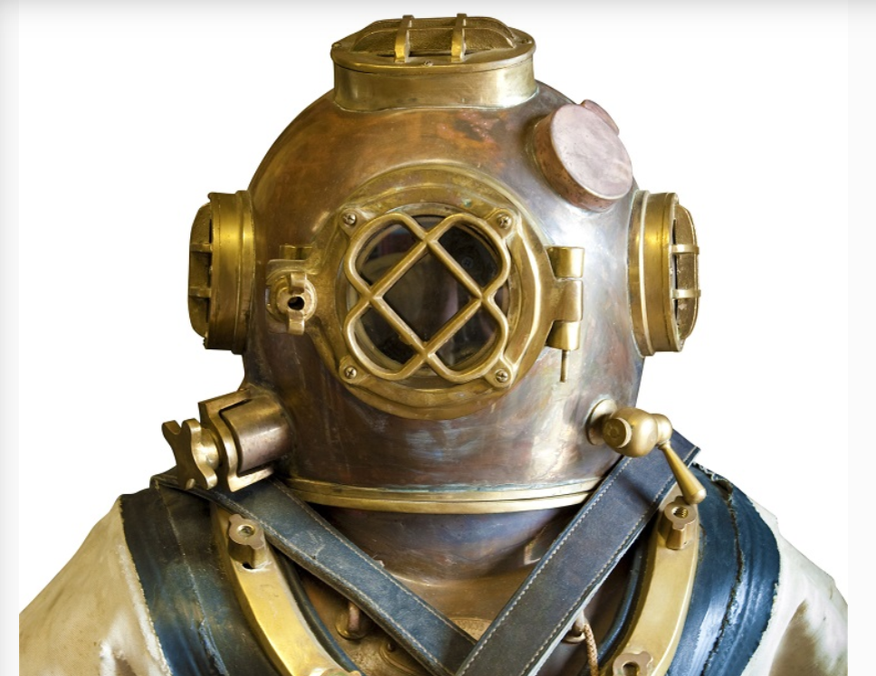 Старое снаряжение для подводных погружений