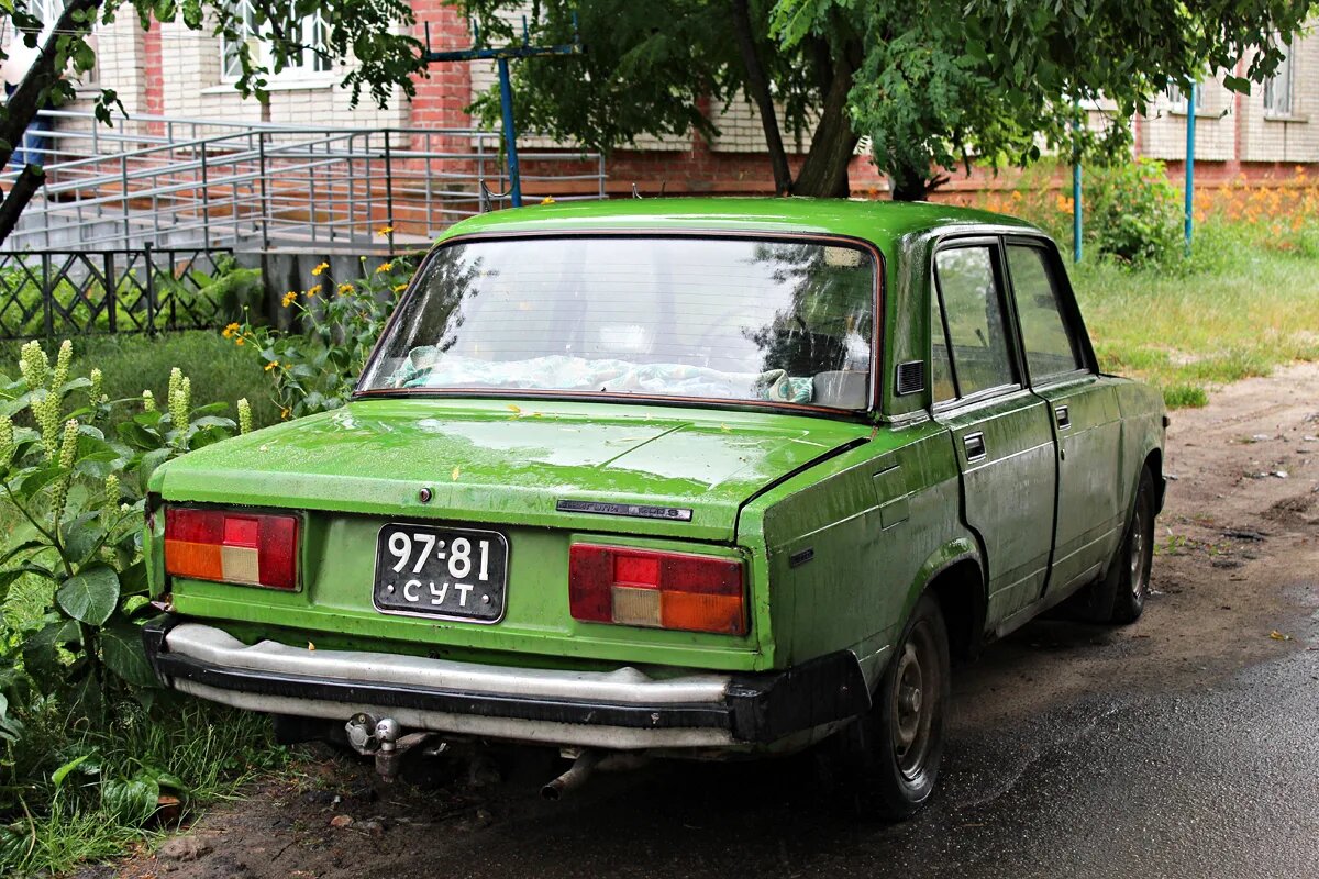 Самый популярный автомобиль 90 годов, ВАЗ 2105 | Техника времен СССР | Дзен