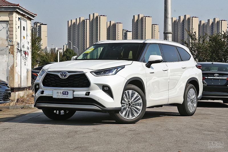     Внешне китайская версия Toyota Highlander практически не отличается от модификаций, предназначенных для рынков других стран